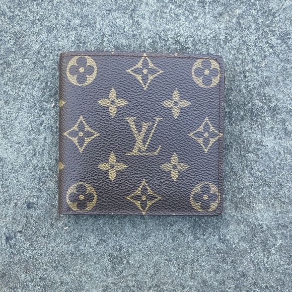 Louis Vuitton Monogram Billfold Bifold Wallet Coin Compartment - Picture 1 of 13